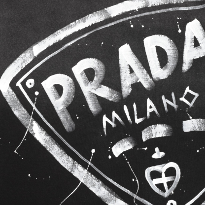 プラダ Prada グラデーション ハンドペイント レター クルーネックTシャツ-ISETAN PRESTIGE CURATED
