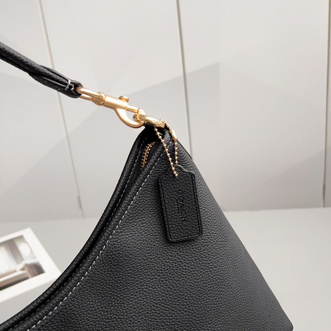 コーチ「Coach」 ニューコレクション Laurela アンダーアームバッグ