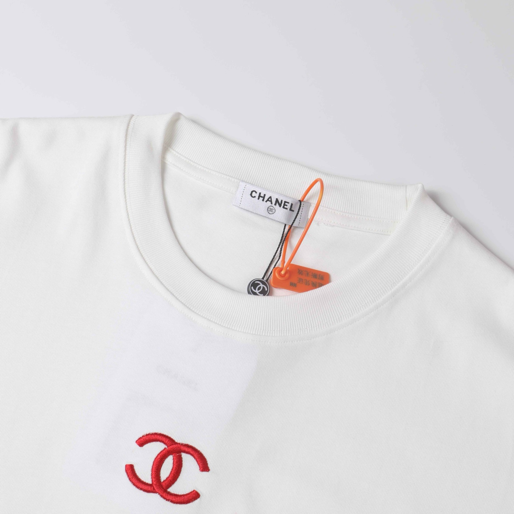 シャネル「Chanel」2024 ロゴ エンブロイダリー Tシャツ