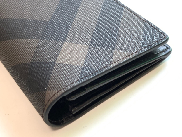 バーバリー「Burberry」London チェック 二つ折り財布