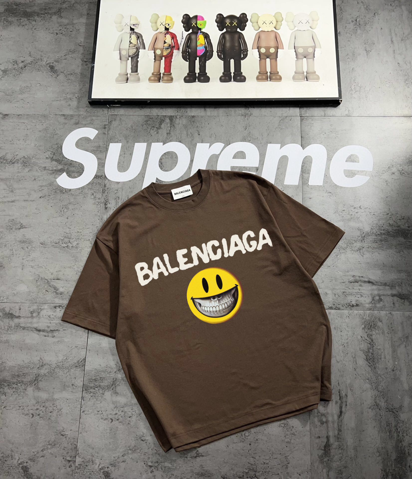 バレンシアガ「Balenciaga」バレンシアガ「Balenciaga」レトロカップルプリント半袖