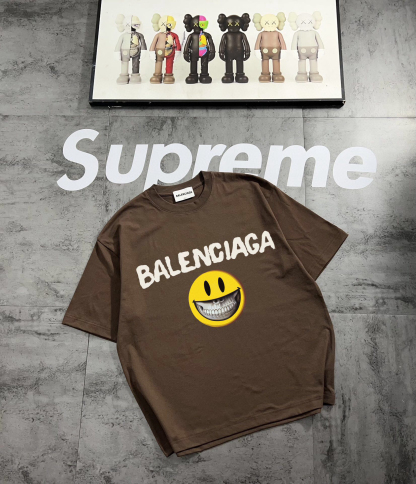 バレンシアガ「Balenciaga」バレンシアガ「Balenciaga」レトロカップルプリント半袖
