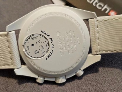 スウォッチ「Swatch」x オメガ「Omega」ミッション・トゥ・ザ・ムーンフェイズ バイオセラミック 腕時計42MM