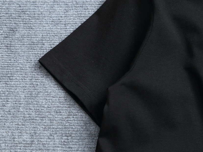 プラダ「Prada」2025SS メンズ クラシックロゴ クルーネックTシャツ