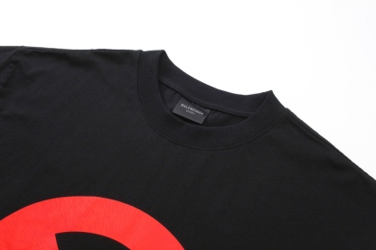 バレンシアガ「Balenciaga」2024 クラックプリント ダブルフェイスTシャツ