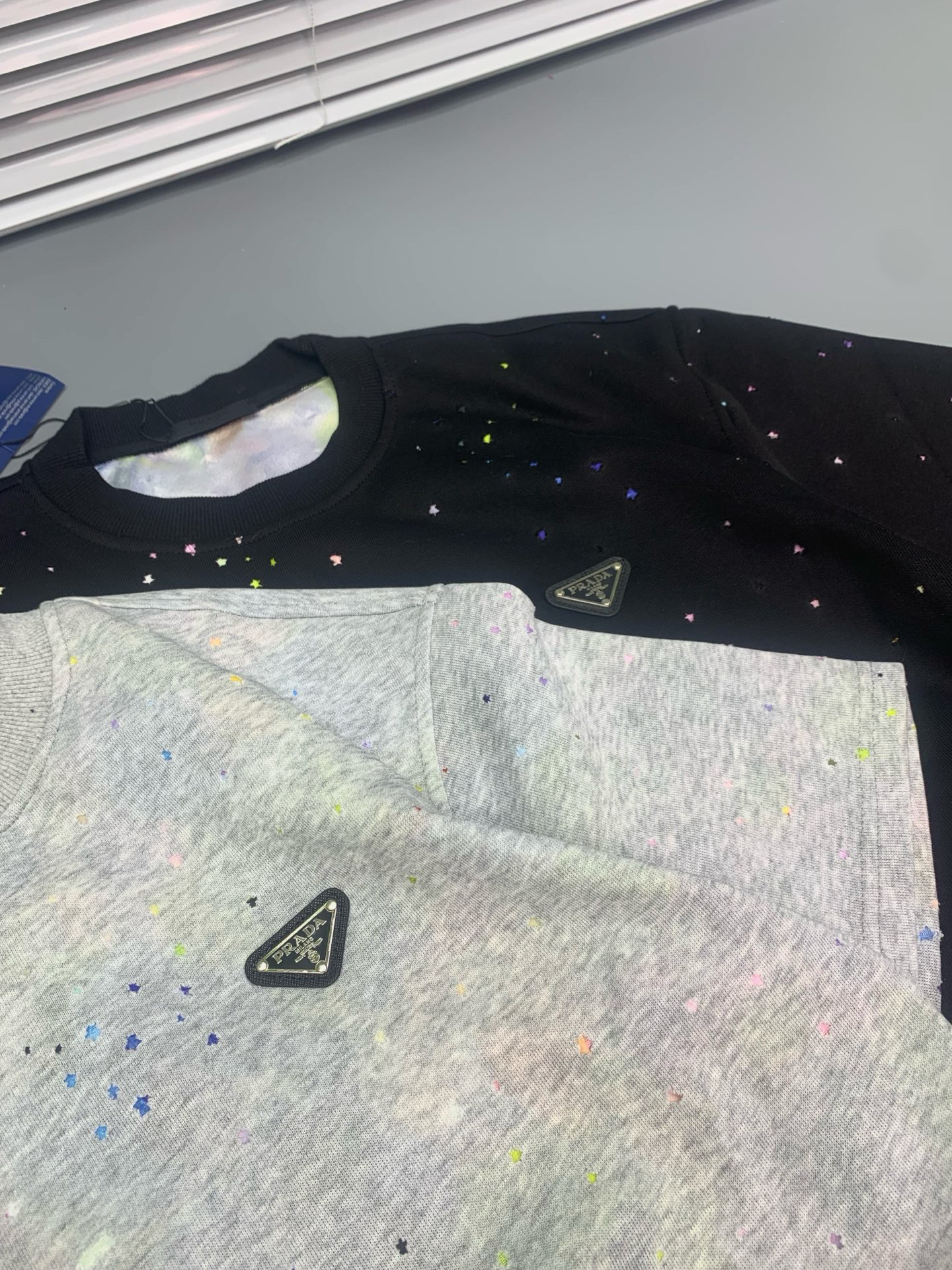 プラダ「Prada」2025SS メンズ ディストレスド パッチワーク スタープリントTシャツ