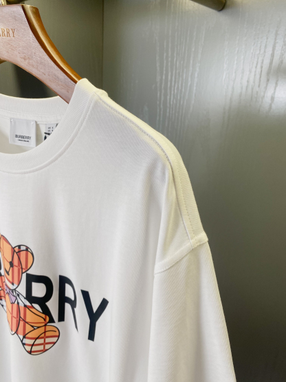 バーバリー「Burberry」ベア モノグラム プリント Tシャツ