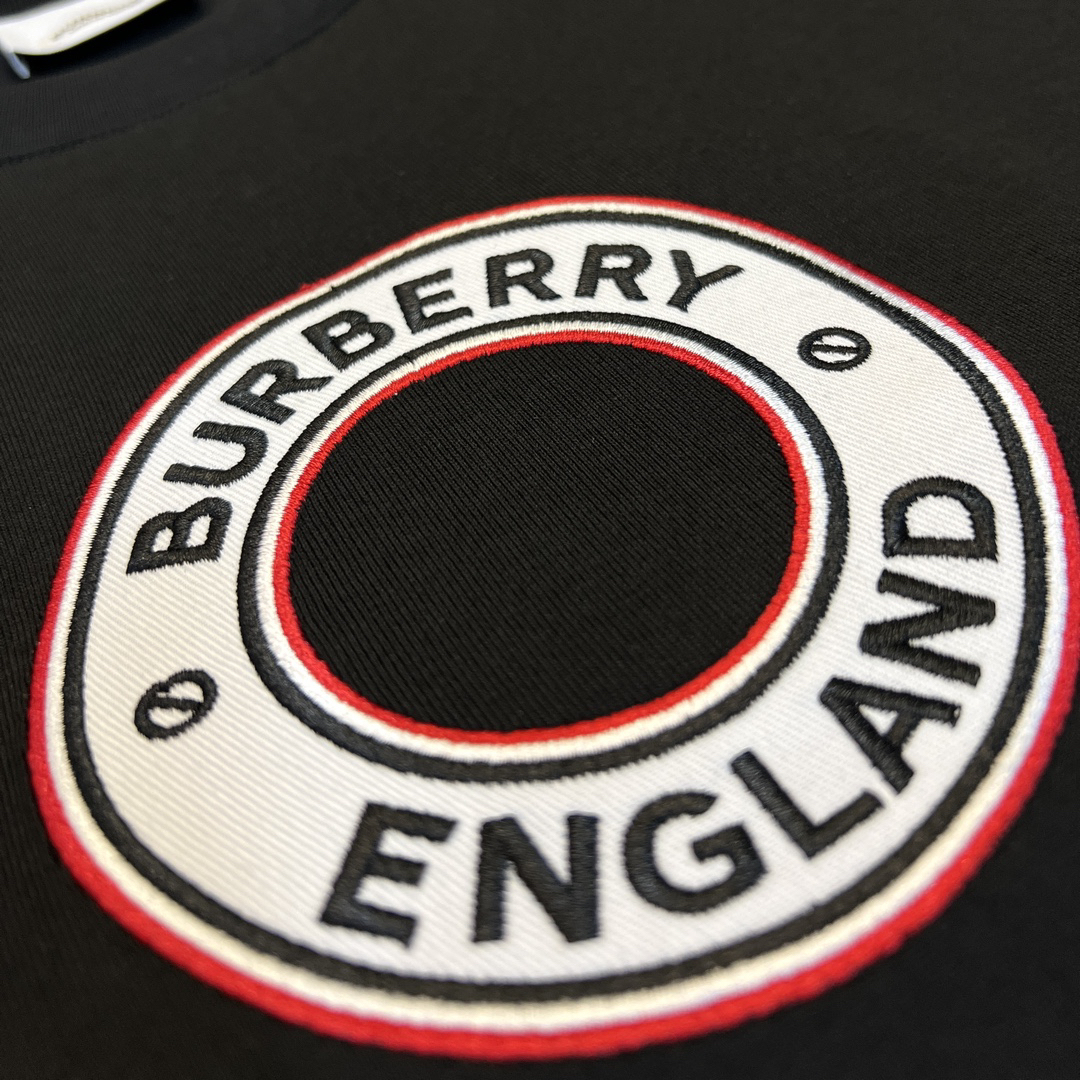 バーバリー「Burberry」サークルロゴ エンブロイダリー Tシャツ