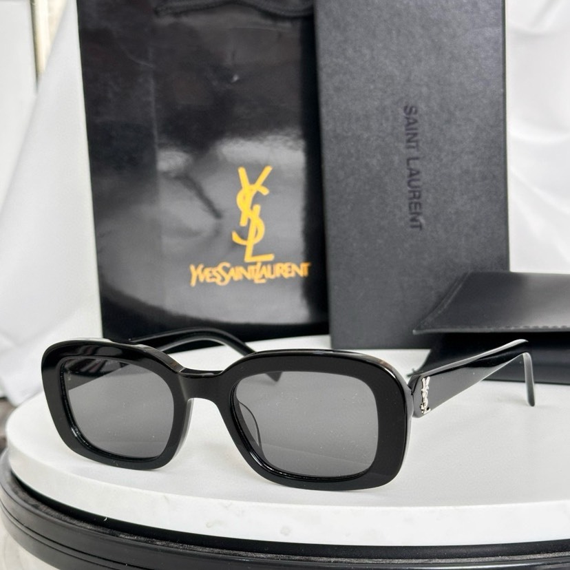 サンローラン「Saint Laurent」 M130 サングラス