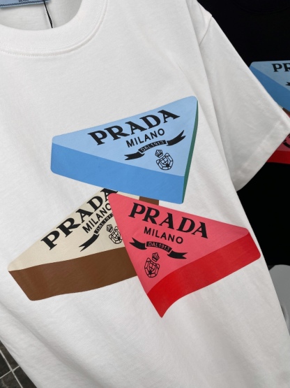 プラダ「Prada」2025SS メンズ トライアングルロゴ クルーネックTシャツ