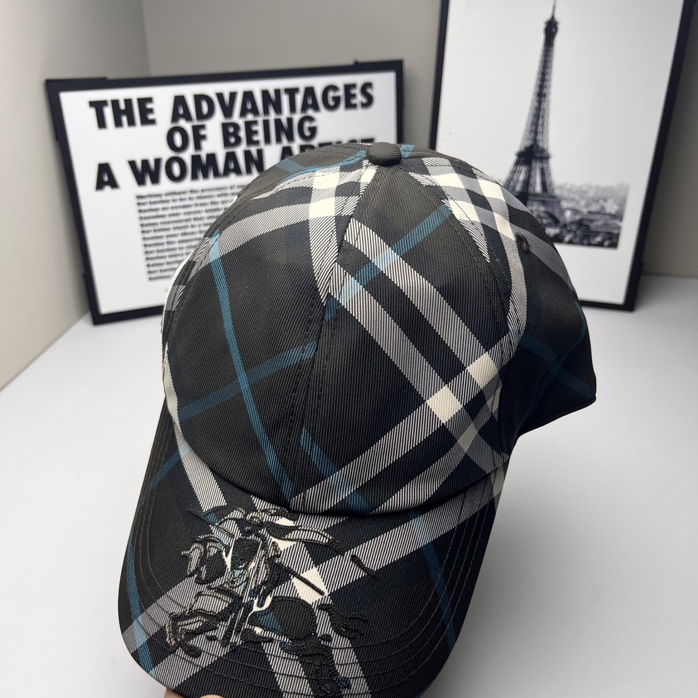 バーバリー「Burberry」クラシック エンブロイダード ホース ベースボールキャップ