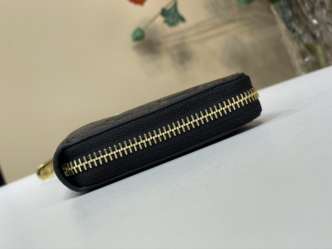 ルイ・ヴィトン「Louis Vuitton」LV × TM ジッピー･ウォレット