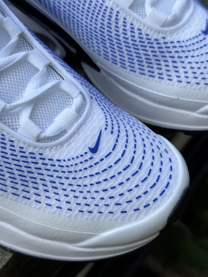 ナイキ［Nike］Air Max Dn8 スポーツ クッション ローカット ランニングシューズ メンズ＆ウィメンズ