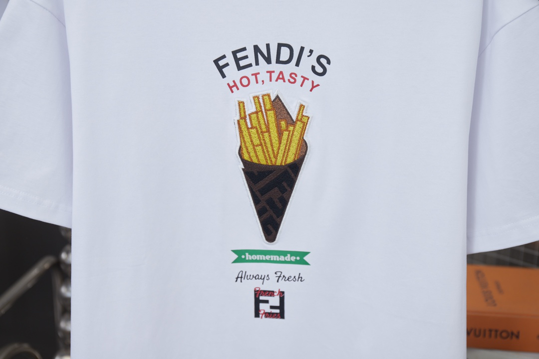 フェンディ「Fendi」2025SS 春夏新作 ラウンドネック ファッショナブルTシャツ