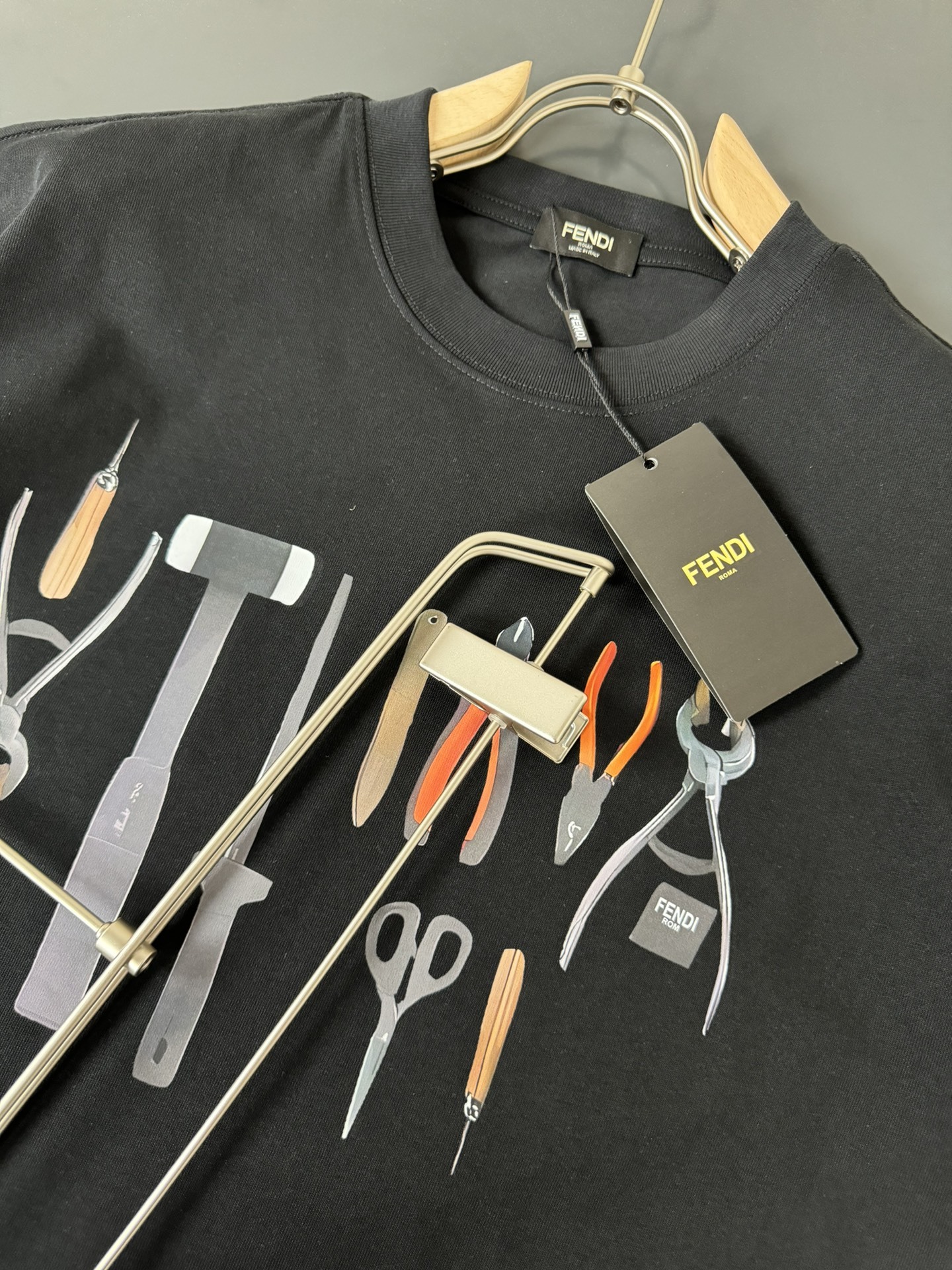 フェンディ「Fendi」2025SS 春夏新作 ラウンドネック ファッションTシャツ