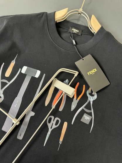 フェンディ「Fendi」2025SS 春夏新作 ラウンドネック ファッションTシャツ
