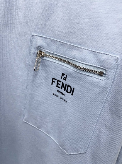 フェンディ「Fendi」FF エンボス刺繍ロゴ ショートスリーブTシャツ