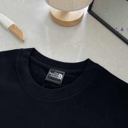 ザ・ノースフェイス The North Face カップル ユニセックスTシャツ-ISETAN PRESTIGE CURATED