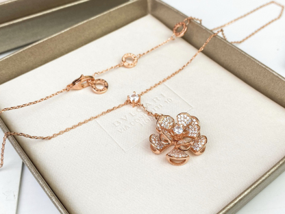 ブルガリ「Bvlgari」 DIVAS’ DREAM 回転式フルダイヤモンドフラワーネックレス41-43cm