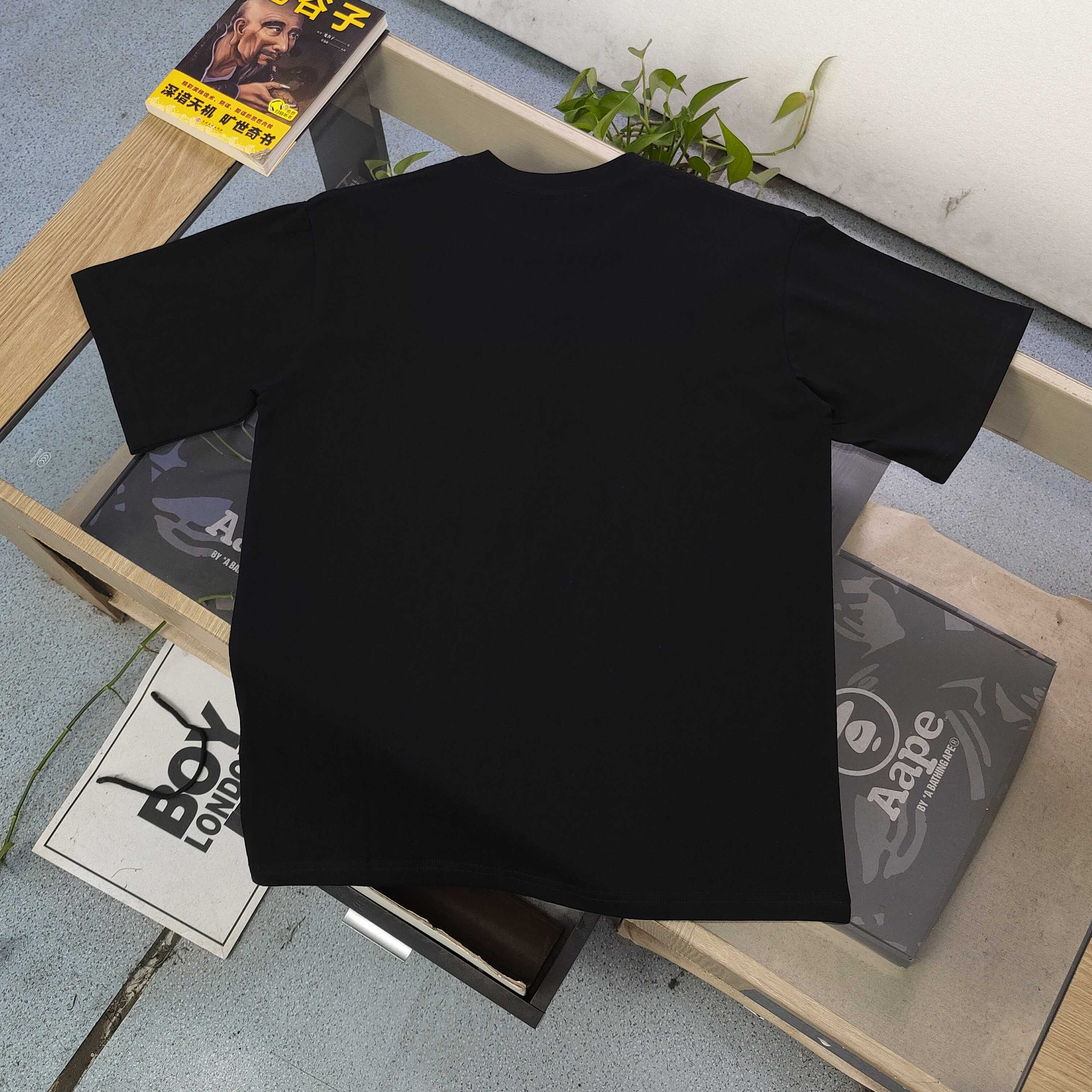 ザ・ノースフェイス The North Face グラフィティロゴ カップルTシャツ-ISETAN PRESTIGE CURATED