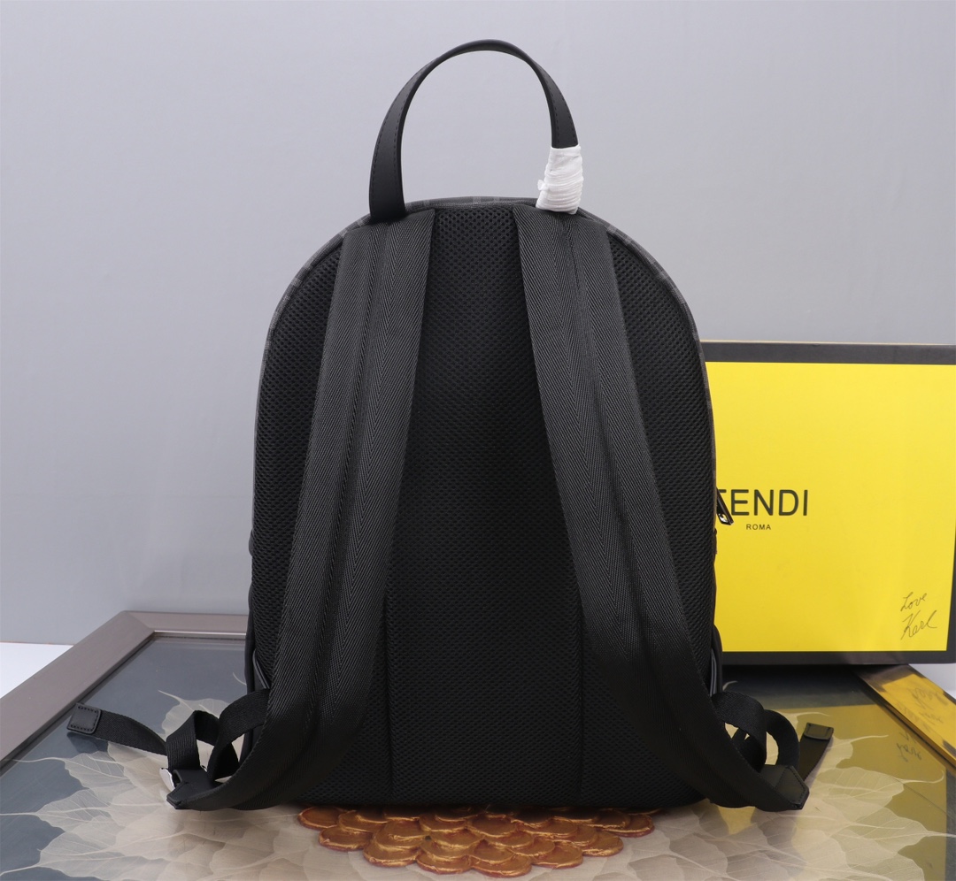 フェンディ「Fendi」バグズ メンズ ナイロン＆レザー バックパック