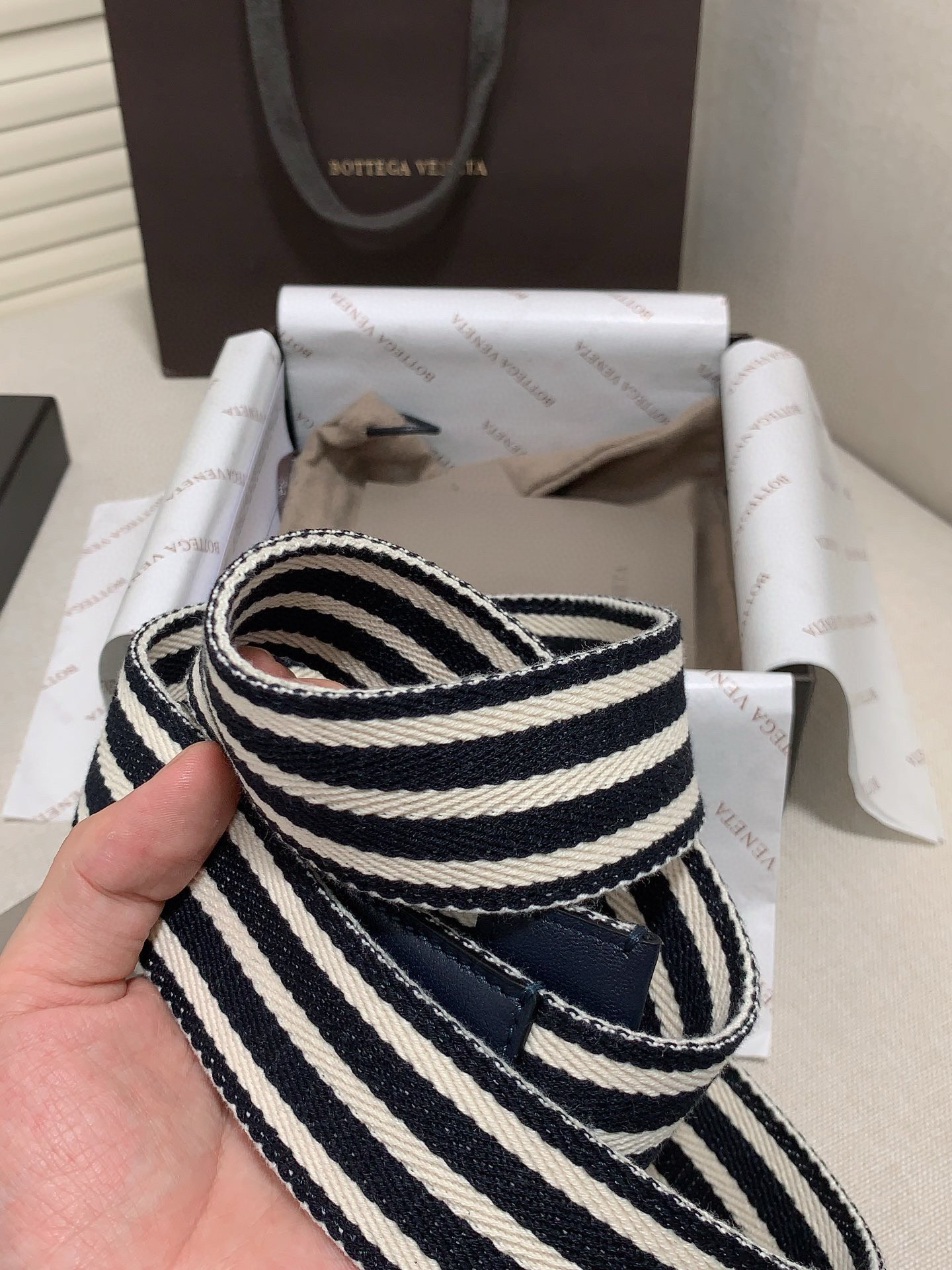 ボッテガ ヴェネタ「Bottega Veneta」ウェーブ ダブル ハーフリング ベルト100CM