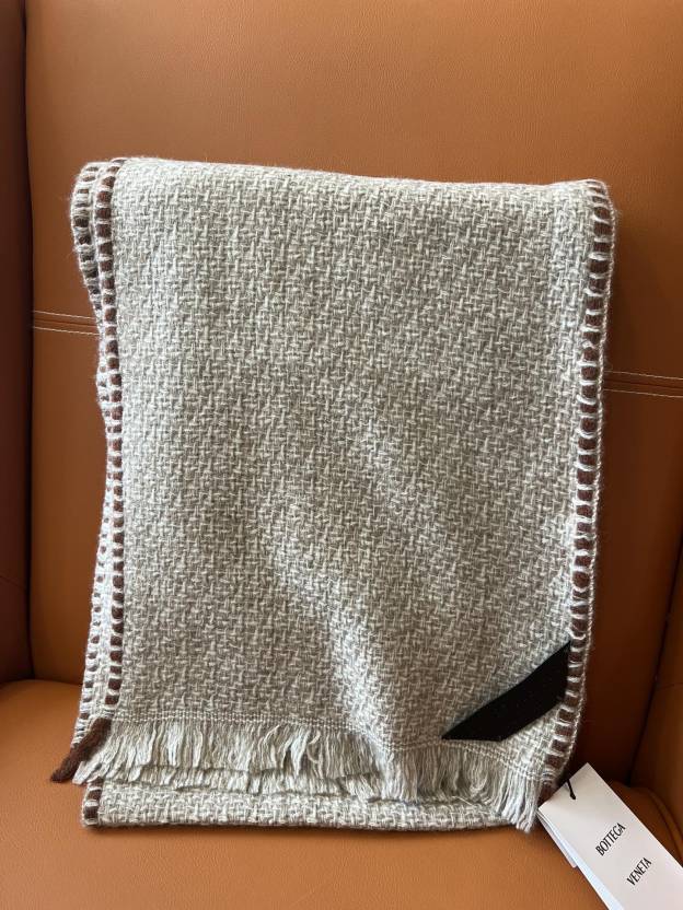 ボッテガ ヴェネタ「Bottega Veneta」イントレチャート キャシュミール マフラー30x180cm