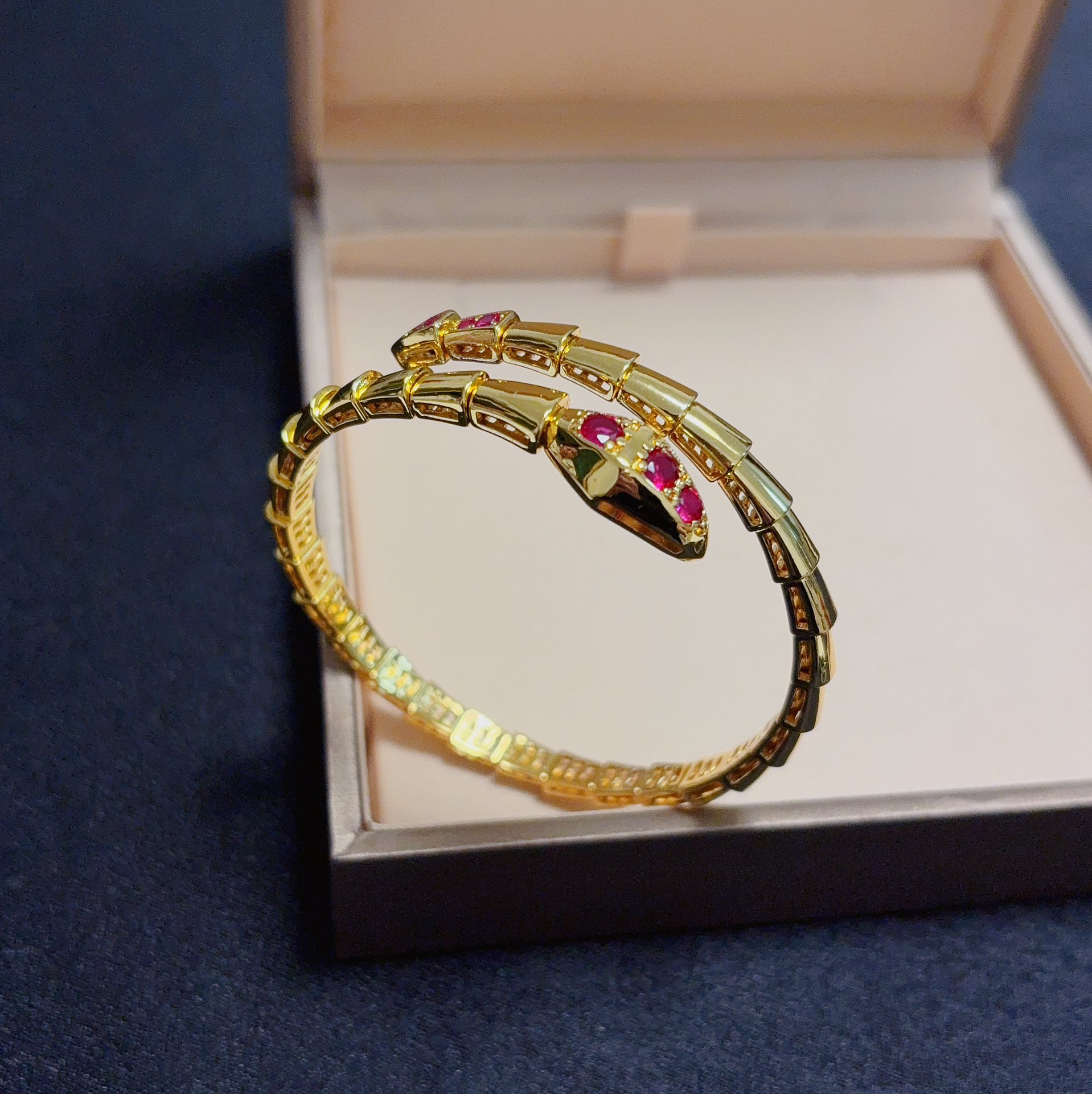 ブルガリ「Bvlgari」Serpenti Viper ルビーブレスレット15cm