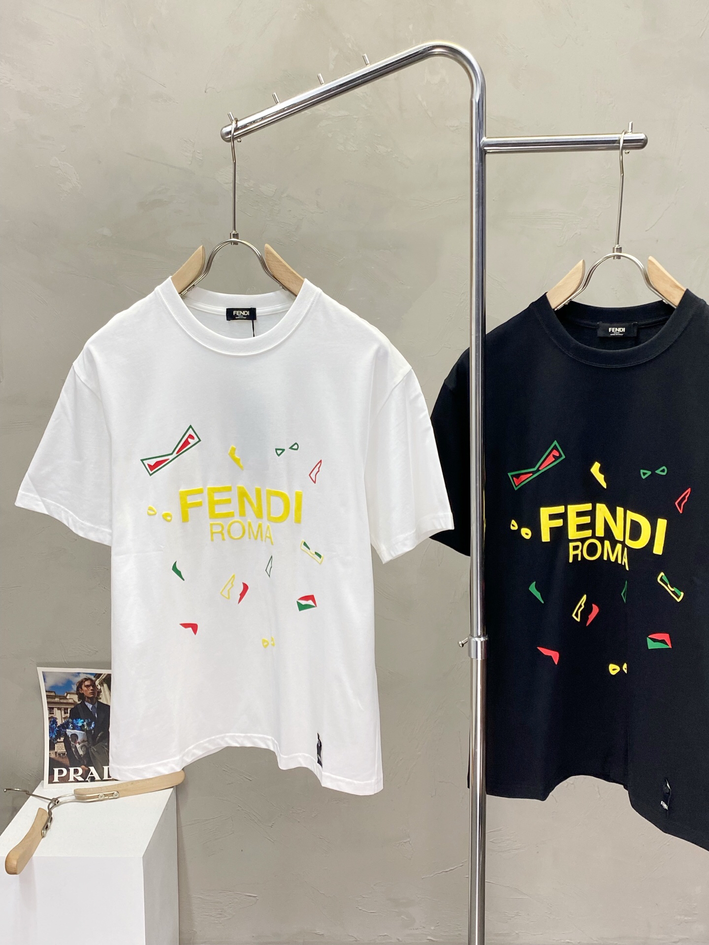 フェンディ「Fendi」2025SS エクスクルーシブ メンズ カジュアル ショートスリーブTシャツ