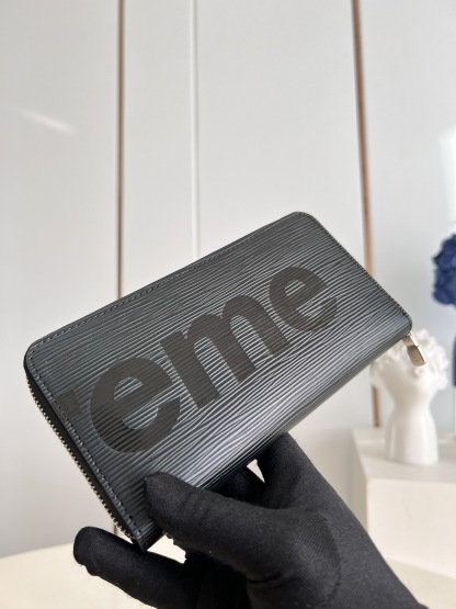 ルイ・ヴィトン「Louis Vuitton」LV x Supreme コラボ ジッピー･ウォレット