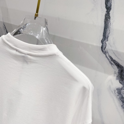 ヴェルサーチ「Versace」クルーネックTシャツ クラシックロゴ＆フラワープリント