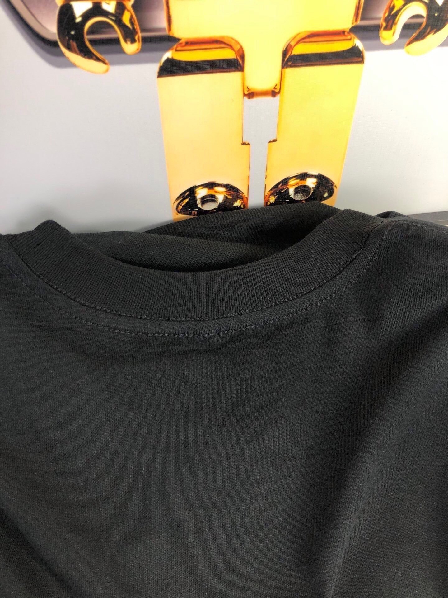 ヴェルサーチ「Versace」ユニセックス プリントTシャツ