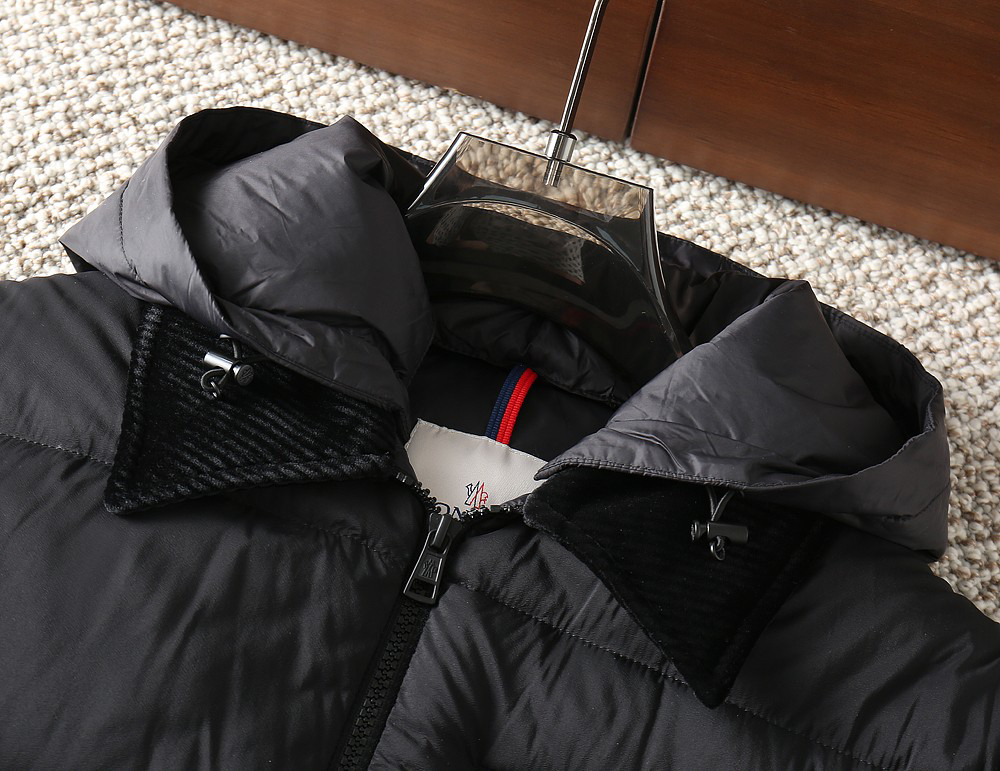モンクレール「Moncler」秋冬 フード付きダウンジャケット