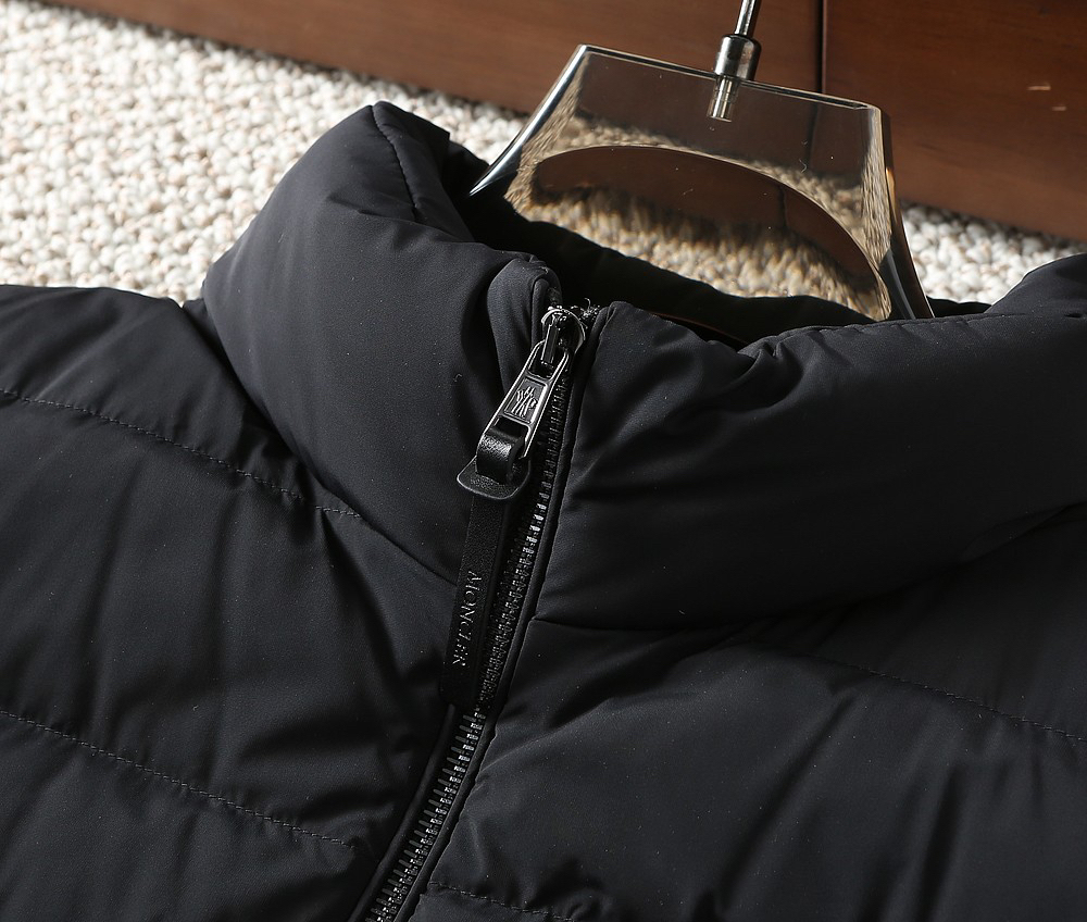 モンクレール「Moncler」秋冬 フード付きダウンジャケット