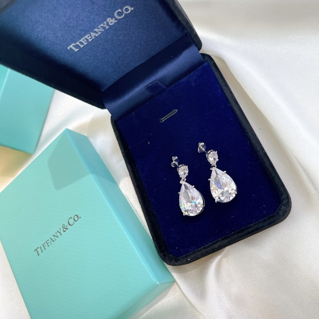 ティファニー「Tiffany & Co.」ティファニー アドバンスト ジュエリー カスタム ウォータードロップ ダイヤモンド イヤリング