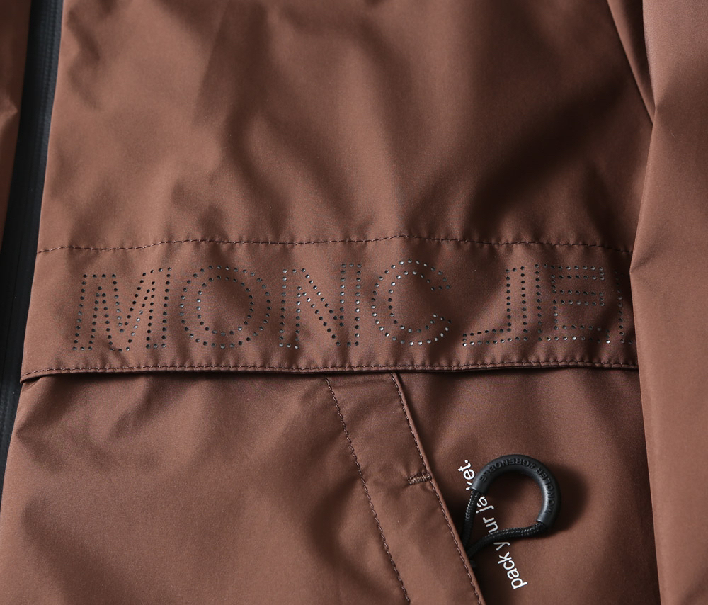 モンクレール「Moncler」秋のフード付きジャケット