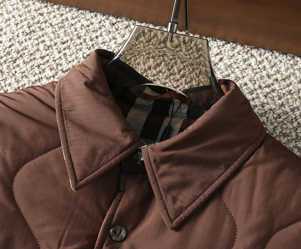 バーバリー「Burberry」秋冬 リバーシブルキルティングジャケット