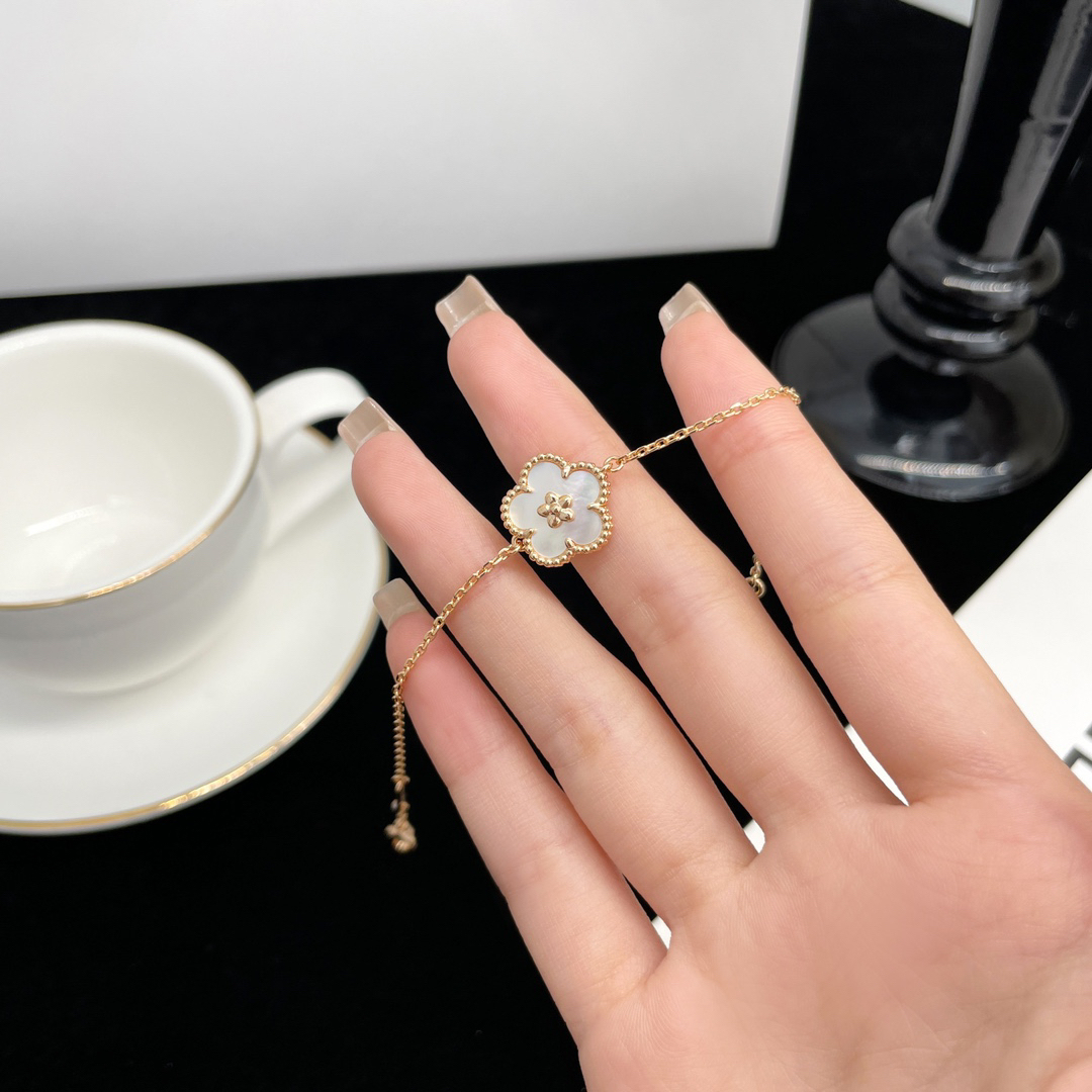 ヴァン クリーフ＆アーペル「Van Cleef & Arpels」Lucky Spring 18Kローズゴールド ホワイトベリル シングルフラワー ブレスレット16cm～18cm