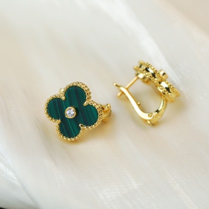 ヴァン クリーフ＆アーペル「Van Cleef & Arpels」Vintage Alhambra 18Kイエローゴールド オニキス 四つ葉 ピアス
