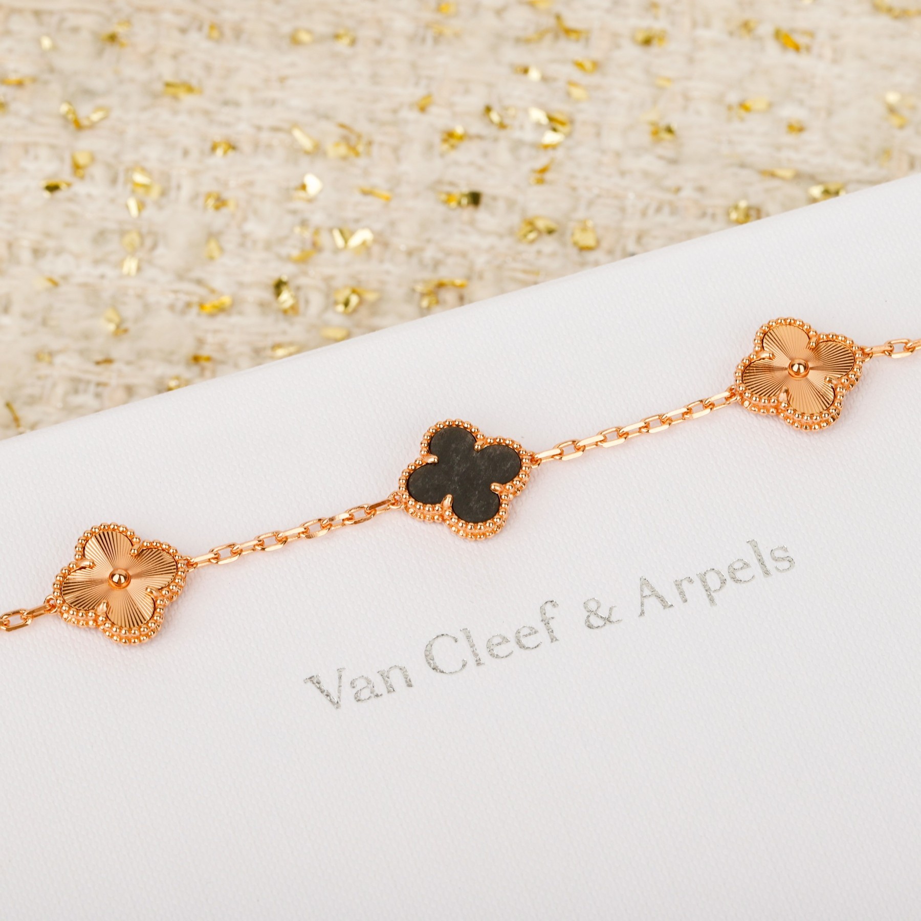 ヴァン クリーフ＆アーペル「Van Cleef & Arpels」Alhambra パールマザーオブパール レーザー ブレスレット19cm
