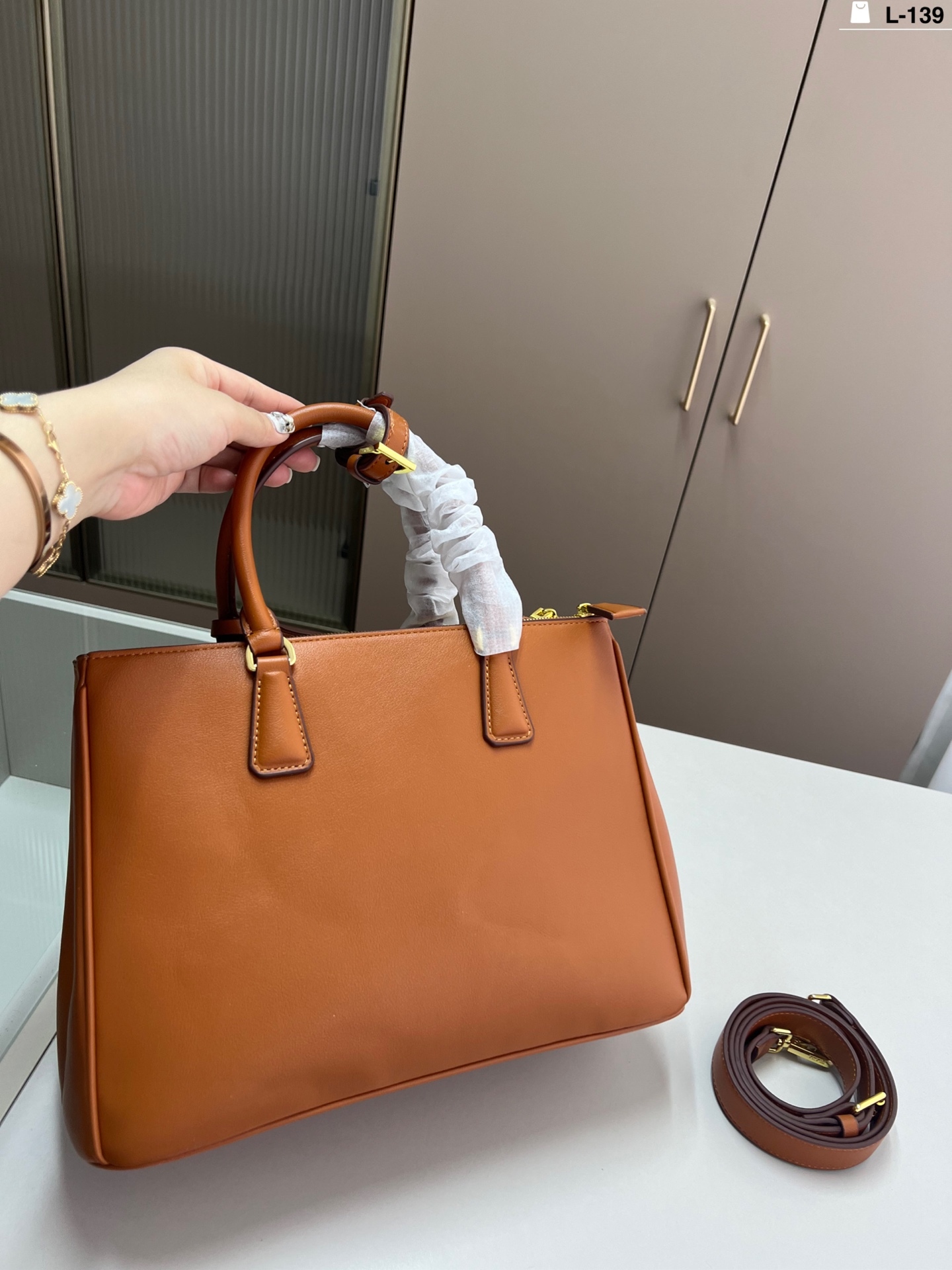 プラダ「Prada」 ガレリア ハンドバッグ