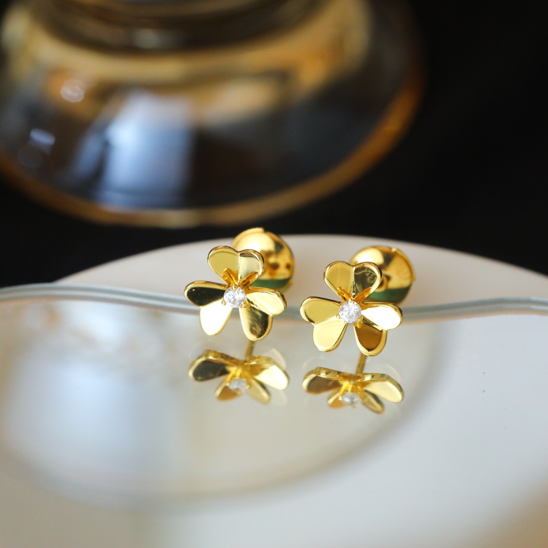 ヴァン クリーフ＆アーペル「Van Cleef & Arpels」 Vintage Alhambra™ Mini クローバー ピアス