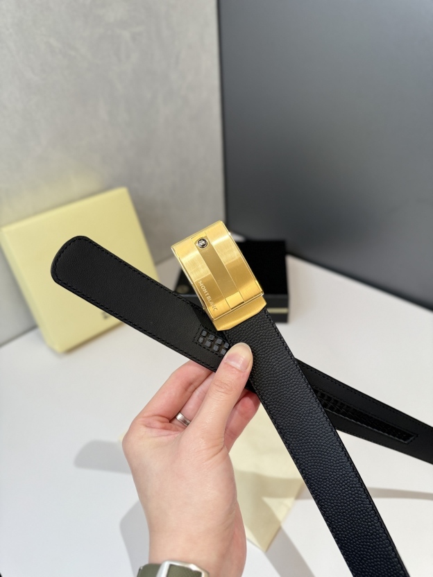 ヴァン クリーフ＆アーペル「Van Cleef & Arpels」クラシックコレクション オートマチックスムースバックル レザーベルト100cm