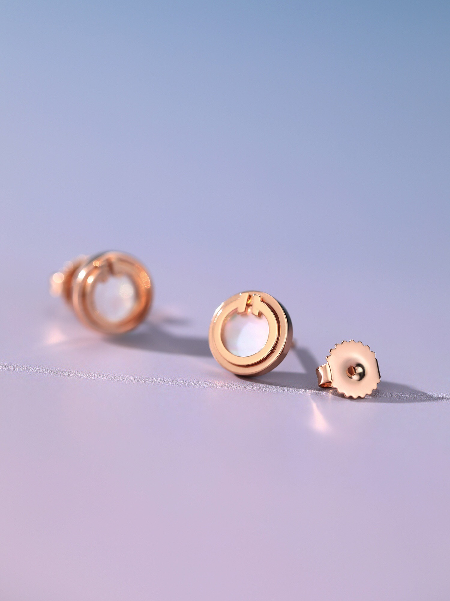 ティファニー「Tiffany & Co.」T ダイヤモンドサークルスタッドピアス