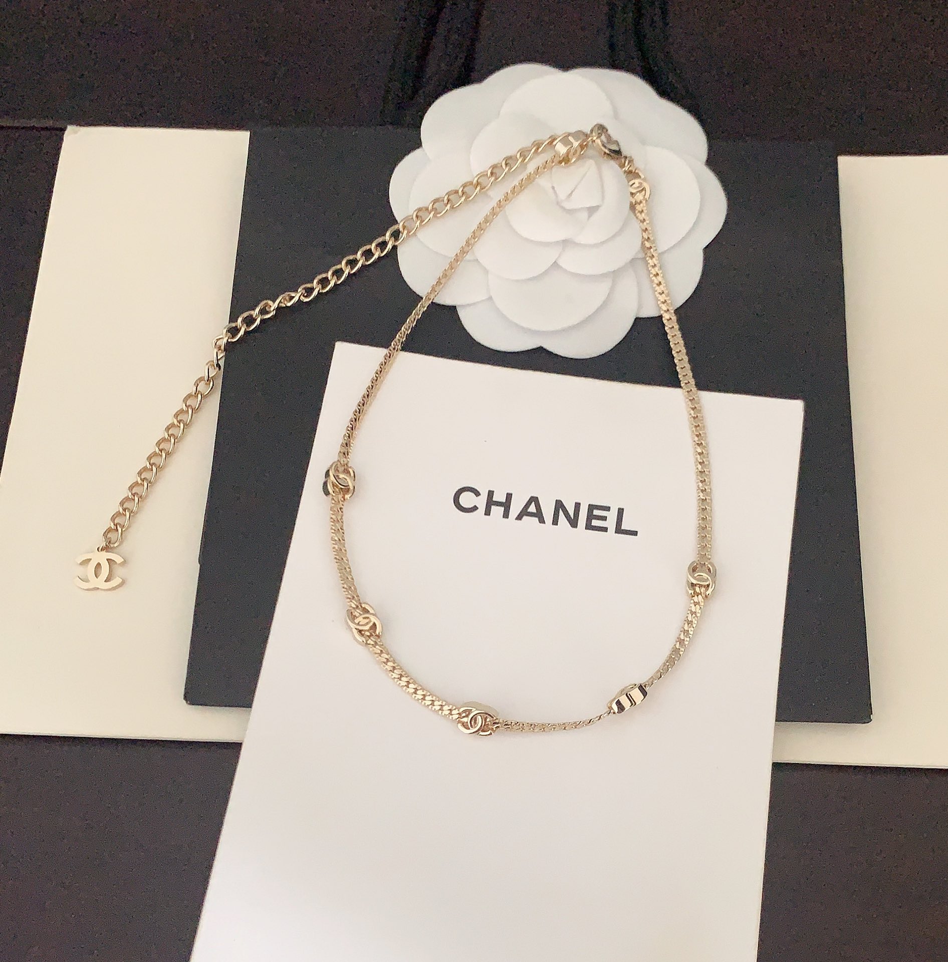 シャネル「Chanel」 最新ライトゴールドCCロゴネックレス
