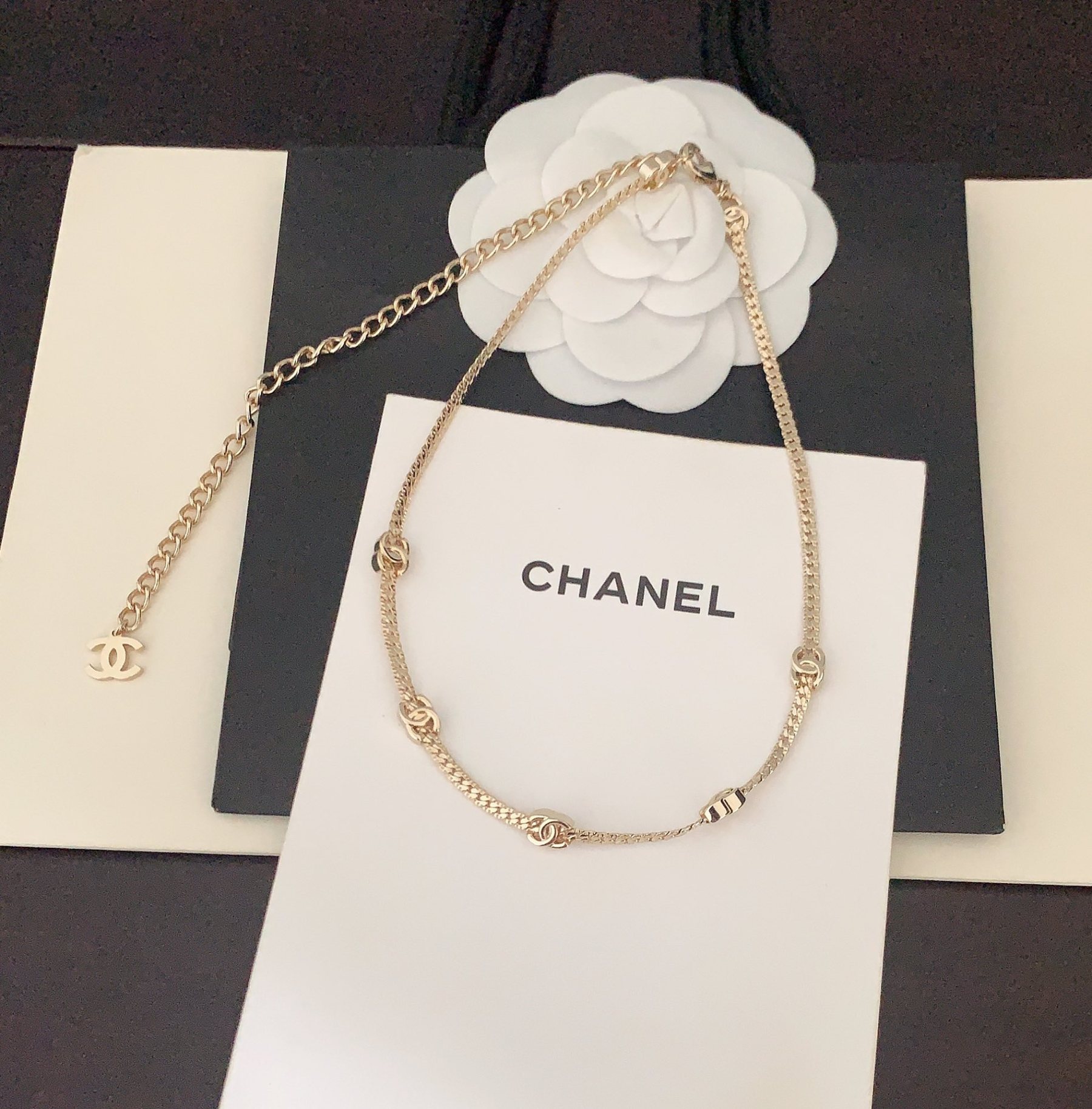 シャネル「Chanel」 最新ライトゴールドCCロゴネックレス