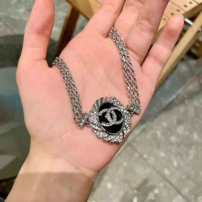 シャネル「Chanel」ダブルCダイヤモンドネックレス