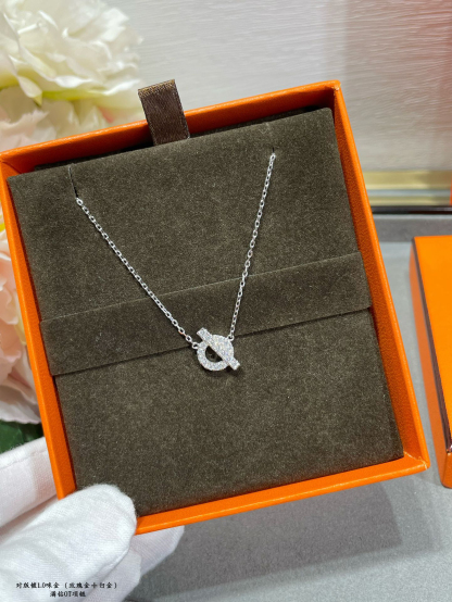 エルメス「Hermès」Cadenas OT ロック ネックレス