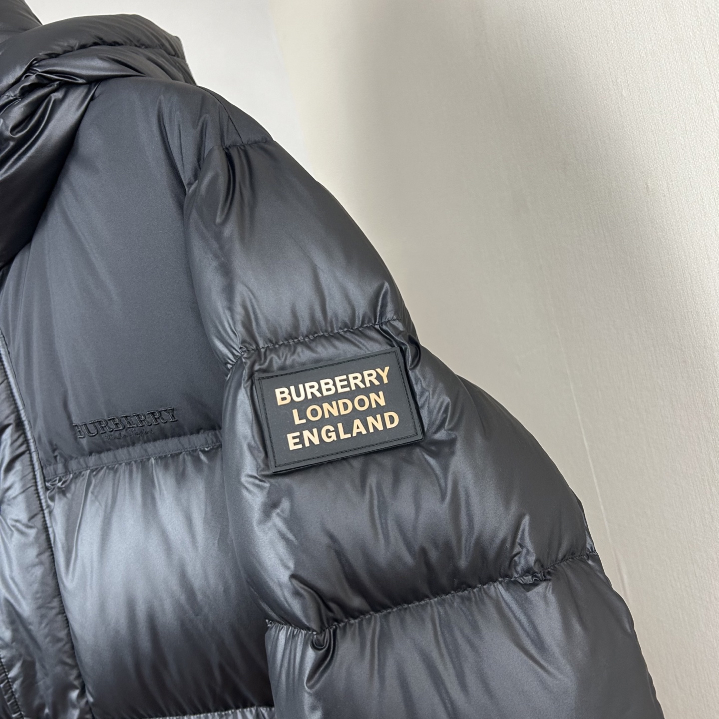 バーバリー「Burberry」秋冬フード付きダウンジャケット