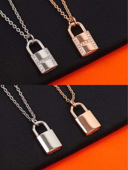 エルメス「Hermès」 Amulettes Cadenas ネックレス